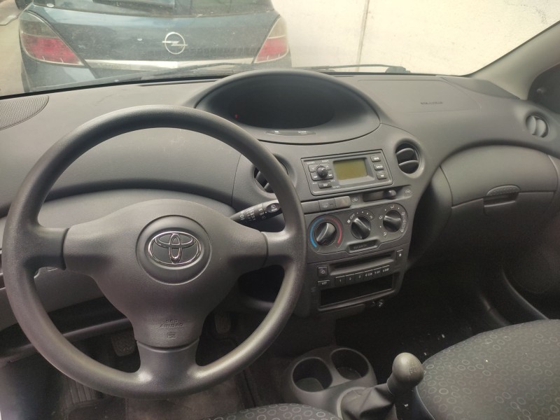 toyota yaris (_p1_) del año 2004