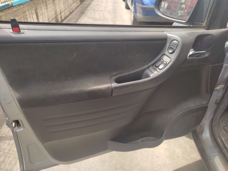 opel zafira a monospace (t98) del año 2004