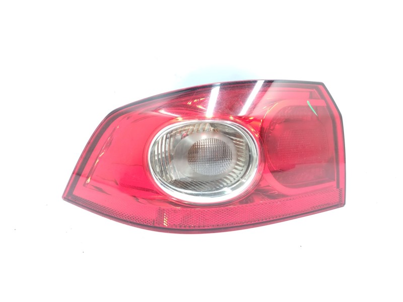 Recambio de piloto trasero izquierdo para renault laguna ii (bg0/1_) 1.9 dci (bg08, bg0g) referencia OEM IAM   