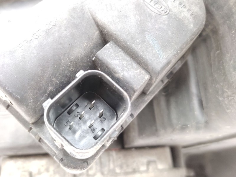 Recambio de faro derecho para mercedes-benz clase m (w163) ml 270 cdi (163.113) referencia OEM IAM  A1638203861 