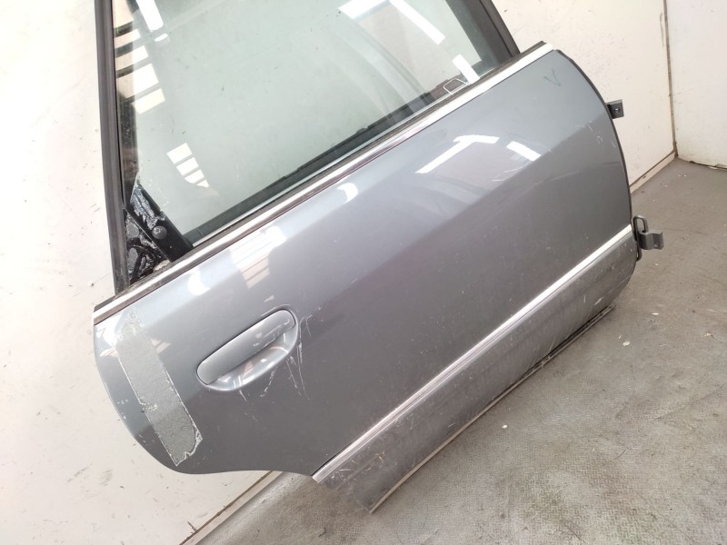 Recambio de puerta trasera derecha para audi a8 d2 (4d2, 4d8) 3.7 referencia OEM IAM   