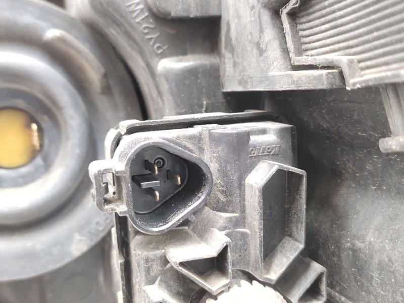 Recambio de faro derecho para toyota avensis (_t22_) 1.8 vvt-i (zzt221_) referencia OEM IAM   
