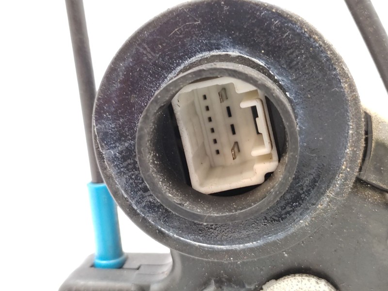 Recambio de cerradura puerta trasera derecha para toyota avensis (_t22_) 1.8 vvt-i (zzt221_) referencia OEM IAM   