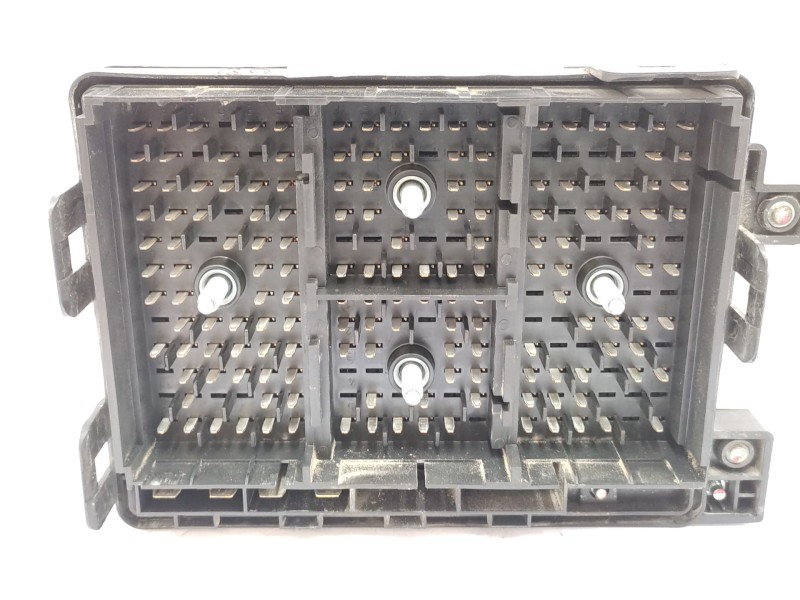 Recambio de caja reles / fusibles para kia sportage ii (je_, km_) 2.0 crdi referencia OEM IAM   