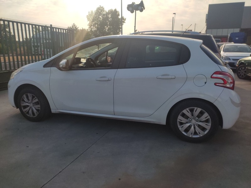 peugeot 208 i (ca_, cc_) del año 2013