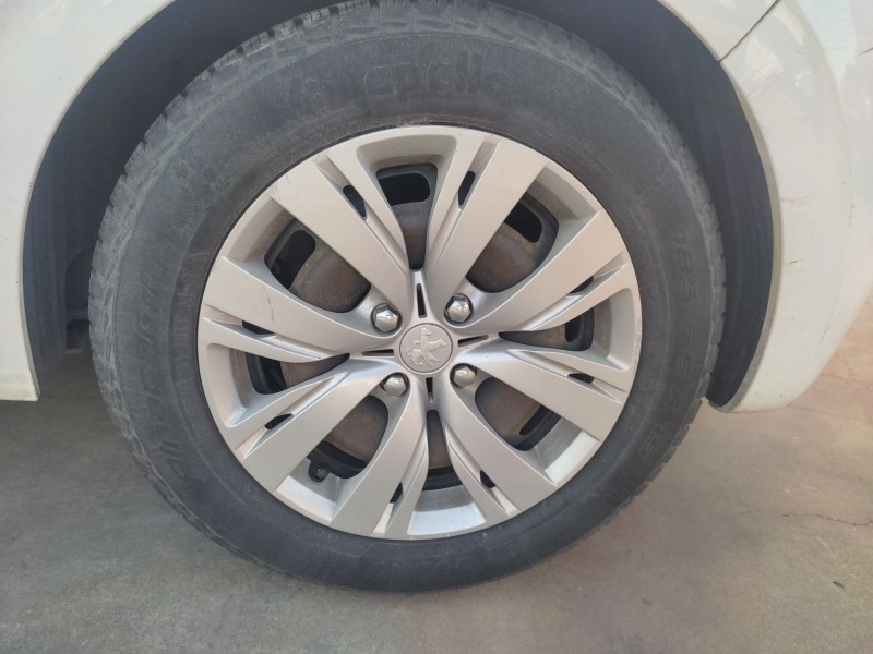 peugeot 208 i (ca_, cc_) del año 2013