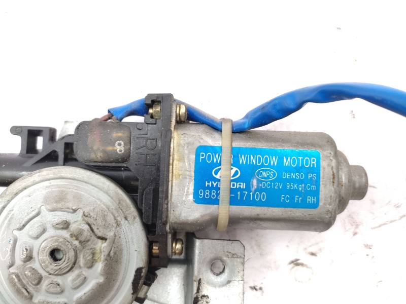 Elevalunas Delantero Derecho 9882017100  - Hyundai Matrix (fc) 1.6 2