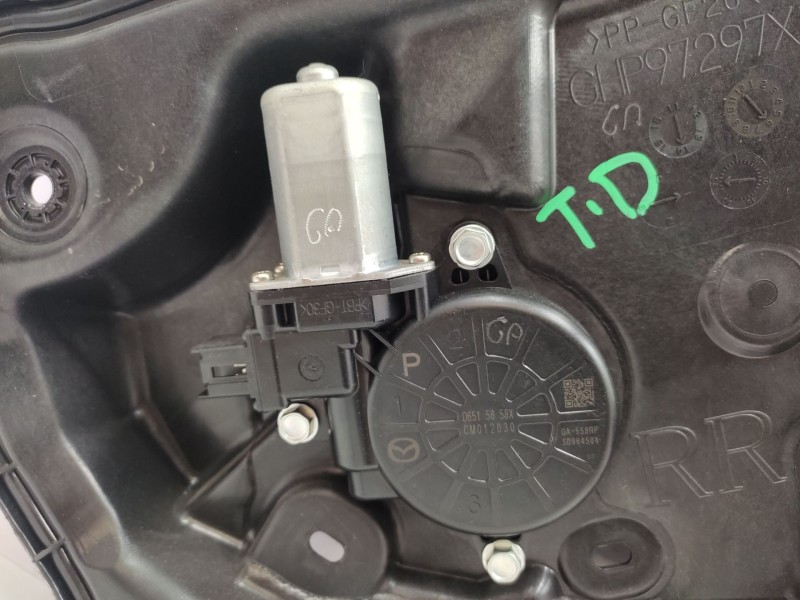 Recambio de elevalunas trasero derecho para mazda 6 station wagon (gj, gl) 2.2 d (gj2fw) referencia OEM IAM   
