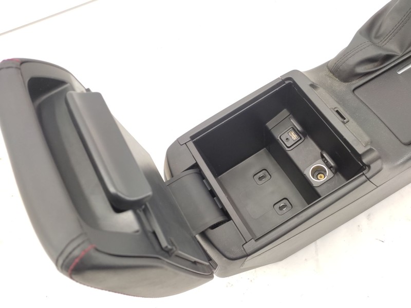 Recambio de apoyabrazos central para mazda 6 station wagon (gj, gl) 2.2 d (gj2fw) referencia OEM IAM   