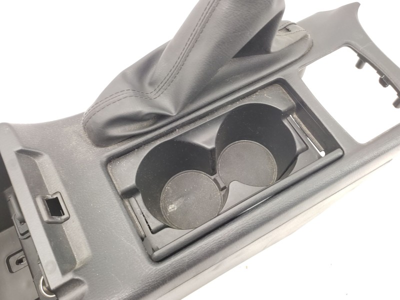 Recambio de apoyabrazos central para mazda 6 station wagon (gj, gl) 2.2 d (gj2fw) referencia OEM IAM   