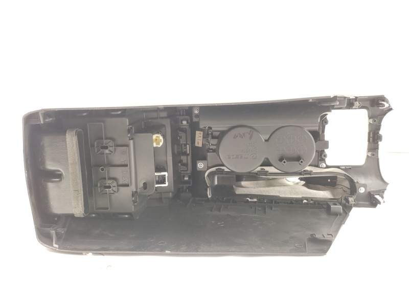 Recambio de apoyabrazos central para mazda 6 station wagon (gj, gl) 2.2 d (gj2fw) referencia OEM IAM   