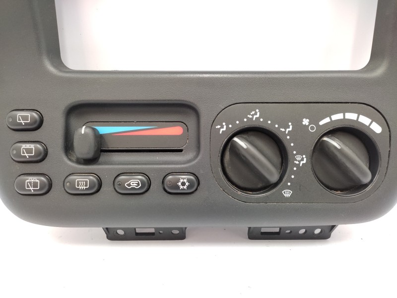 Mando Calefaccion / Aire Acondicionado 04677935ab  - Chrysler Voyager (gs) 2.5 Td 7