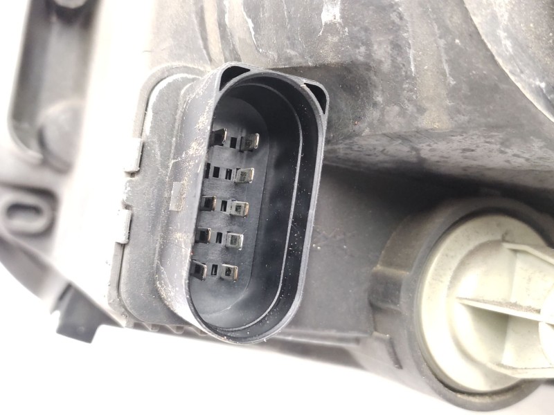 Recambio de faro derecho para volkswagen golf v (1k1) 1.6 referencia OEM IAM  1K6941006C 