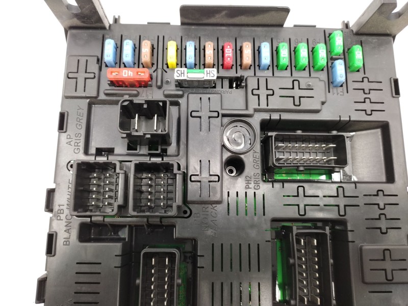 Recambio de caja reles / fusibles para citroën c4 picasso i monospace (ud_) 2.0 hdi 138 referencia OEM IAM   