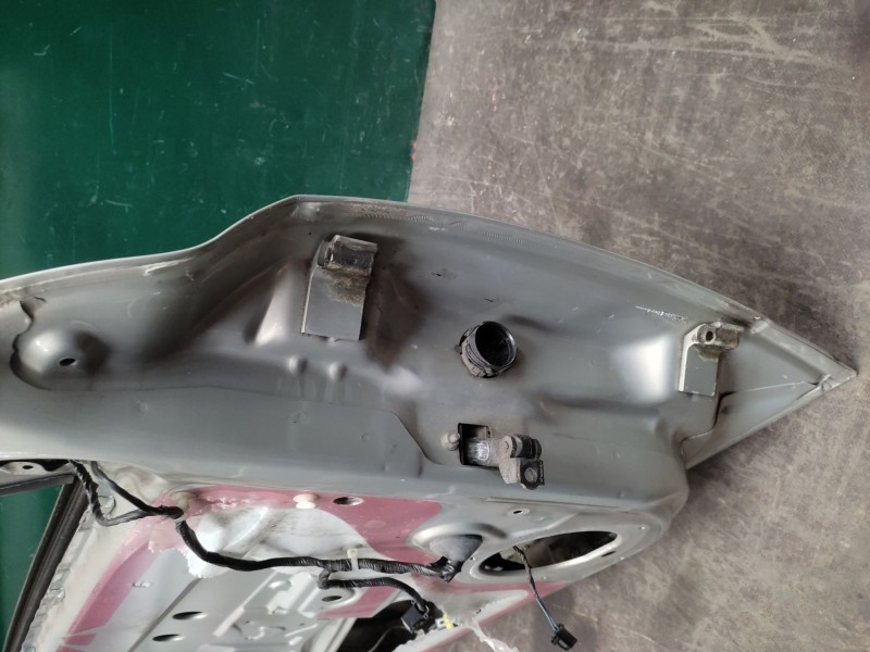 Recambio de puerta delantera izquierda para opel astra h station wagon (a04) 1.7 cdti (l35) referencia OEM IAM 13208421  