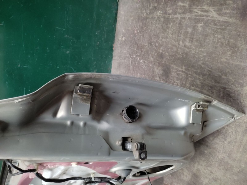 Recambio de puerta delantera izquierda para opel astra h station wagon (a04) 1.7 cdti (l35) referencia OEM IAM 13208421  