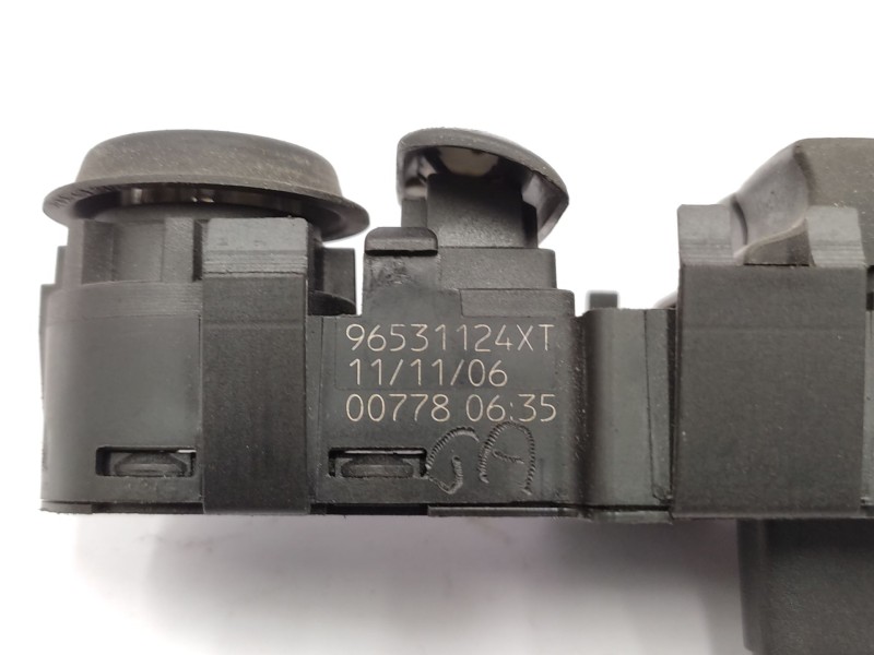 Recambio de mando elevalunas delantero izquierdo para peugeot 307 sw (3h) 1.6 hdi 110 referencia OEM IAM   
