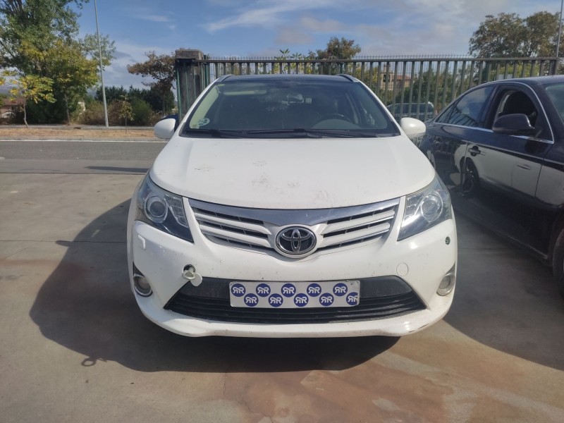 toyota avensis sedán (_t27_) del año 2012