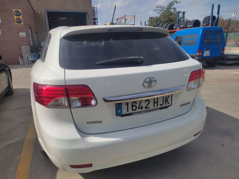 toyota avensis sedán (_t27_) del año 2012