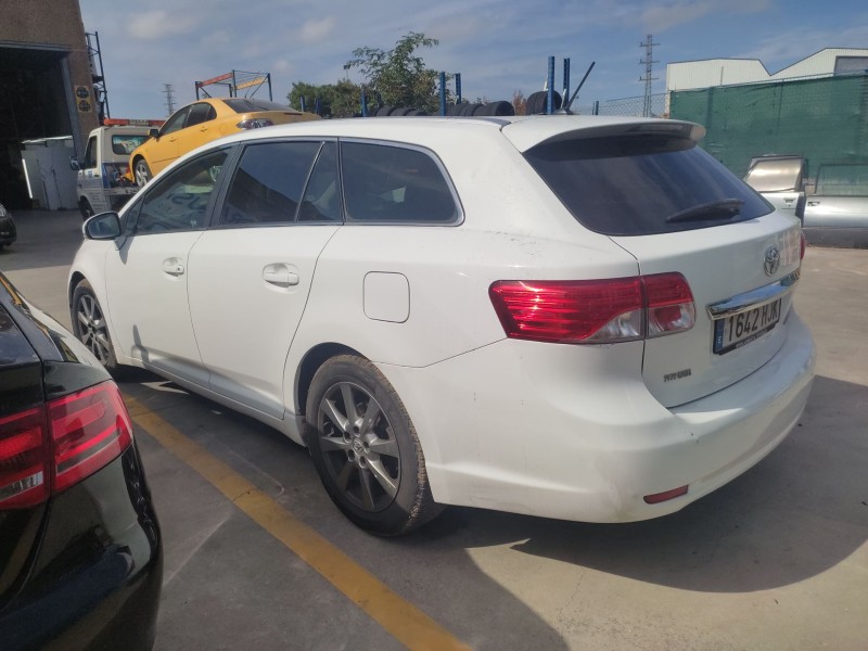 toyota avensis sedán (_t27_) del año 2012
