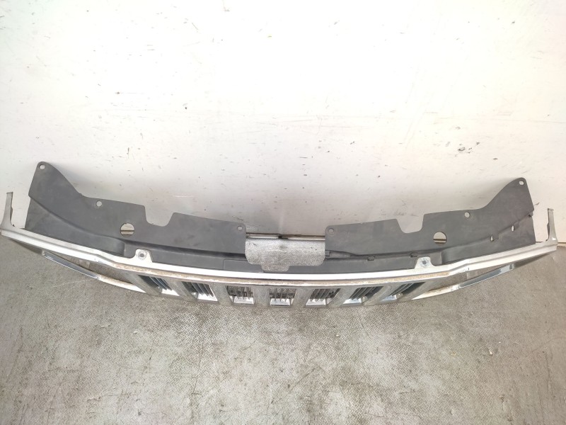 Recambio de calandra delantera de radiador para jeep cherokee (kk) 2.8 crd 4x4 referencia OEM IAM   