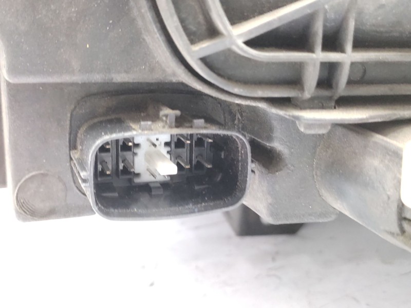 Recambio de faro derecho para mazda 6 sedán (gg) 2.0 di (gg14) referencia OEM IAM   