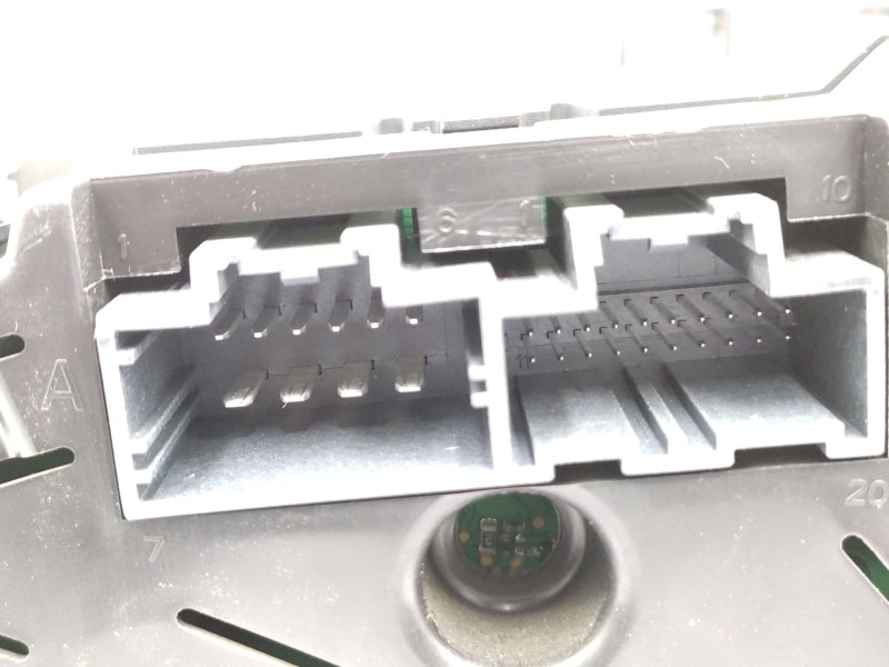 Recambio de cuadro instrumentos para jeep cherokee (kk) 2.8 crd 4x4 referencia OEM IAM   