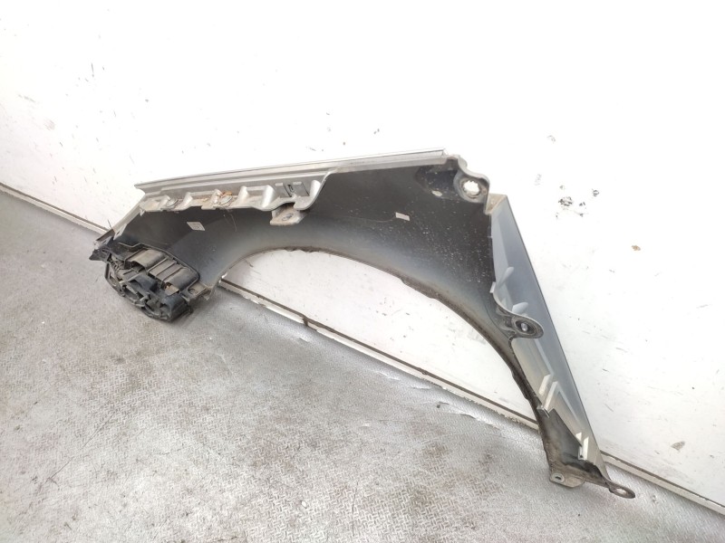 Recambio de aleta delantera derecha para peugeot 308 sw i (4e_, 4h_) 1.6 hdi referencia OEM IAM  7841Y1 