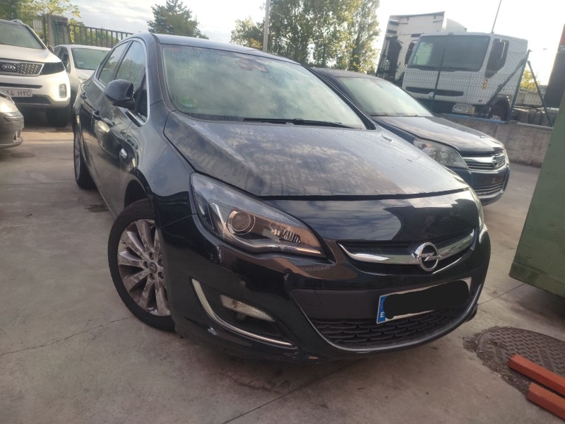 opel astra j sedán del año 2015