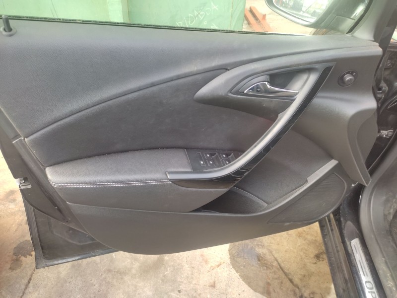 opel astra j sedán del año 2015