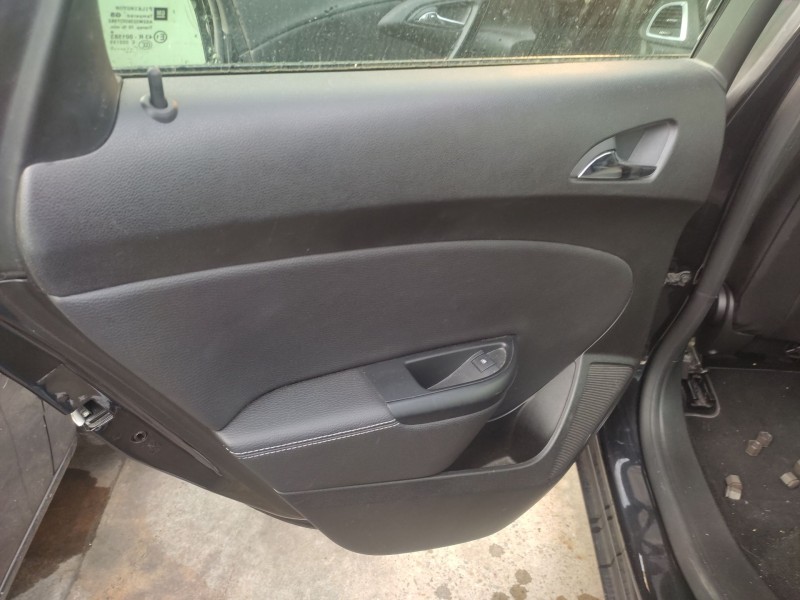 opel astra j sedán del año 2015