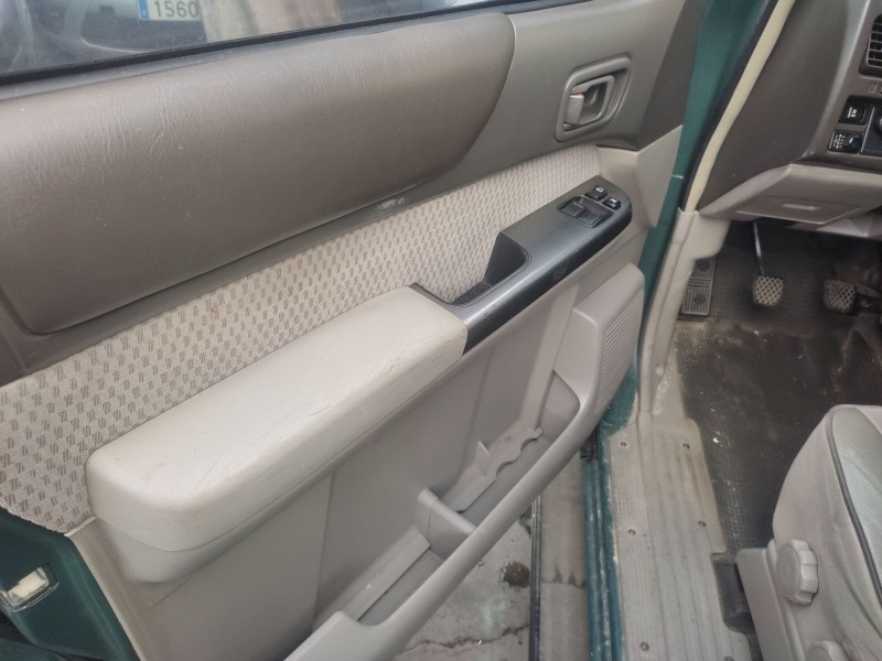 nissan patrol gr v wagon (y61) del año 2004