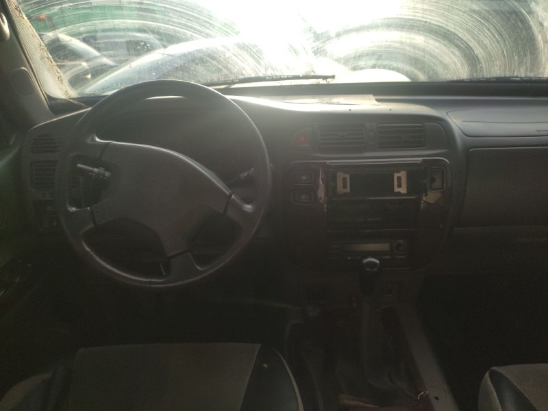 nissan patrol gr v wagon (y61) del año 2002