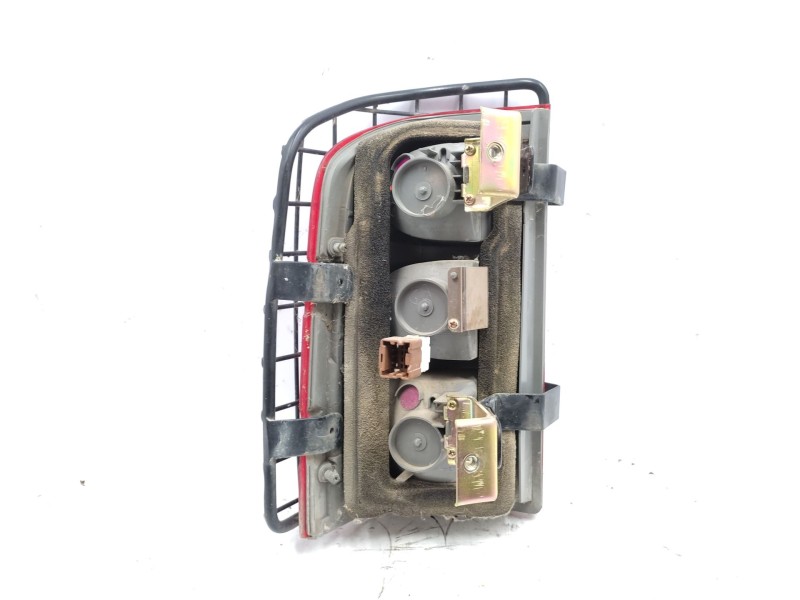 Recambio de piloto trasero derecho para nissan patrol gr v wagon (y61) 3.0 dti referencia OEM IAM  26550VC227 