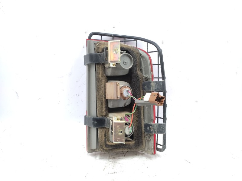 Recambio de piloto trasero izquierdo para nissan patrol gr v wagon (y61) 3.0 dti referencia OEM IAM  26555VC328 