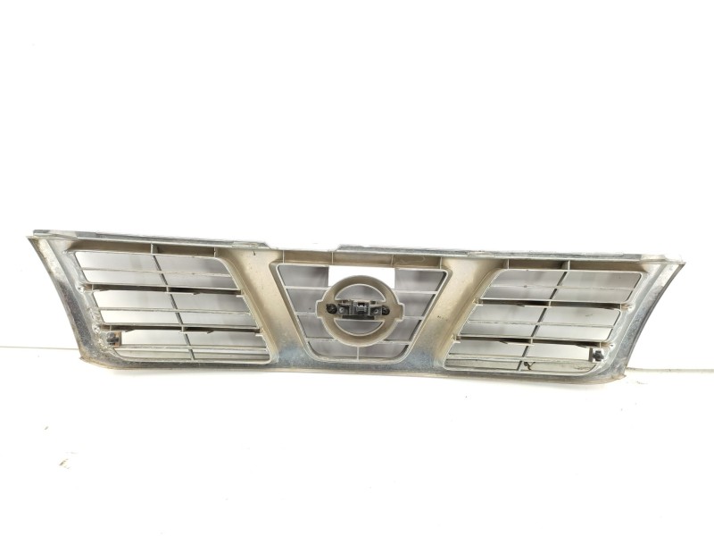 Recambio de calandra delantera de radiador para nissan patrol gr v wagon (y61) 3.0 dti referencia OEM IAM  768820M060 