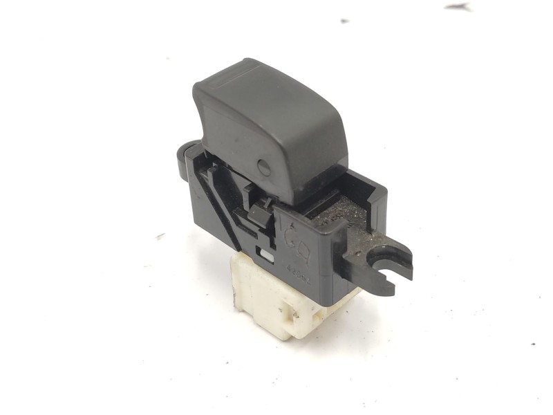 Recambio de mando elevalunas delantero derecho para nissan patrol gr v wagon (y61) 3.0 dti referencia OEM IAM  254110V000 