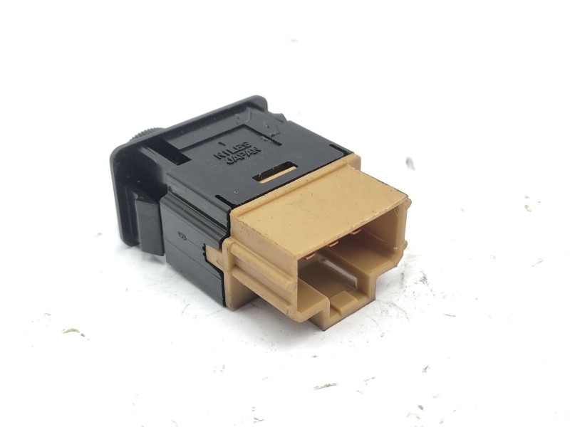 Recambio de interruptor para nissan patrol gr v wagon (y61) 3.0 dti referencia OEM IAM   