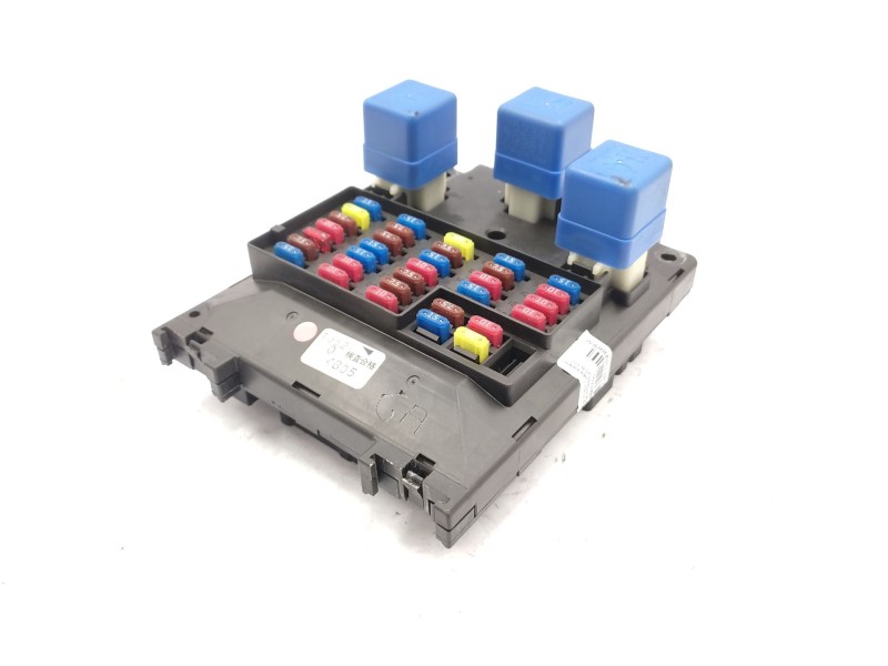Recambio de caja reles / fusibles para nissan patrol gr v wagon (y61) 3.0 dti referencia OEM IAM   