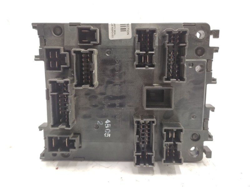 Recambio de caja reles / fusibles para nissan patrol gr v wagon (y61) 3.0 dti referencia OEM IAM   