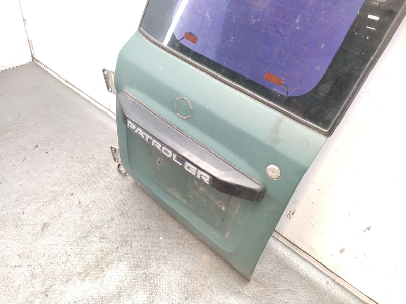 Recambio de porton trasero izquierdo para nissan patrol gr v wagon (y61) 3.0 dti referencia OEM IAM  90101VB100 