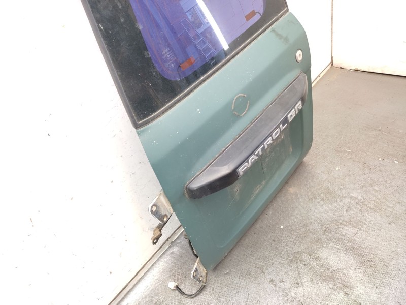 Recambio de porton trasero izquierdo para nissan patrol gr v wagon (y61) 3.0 dti referencia OEM IAM  90101VB100 