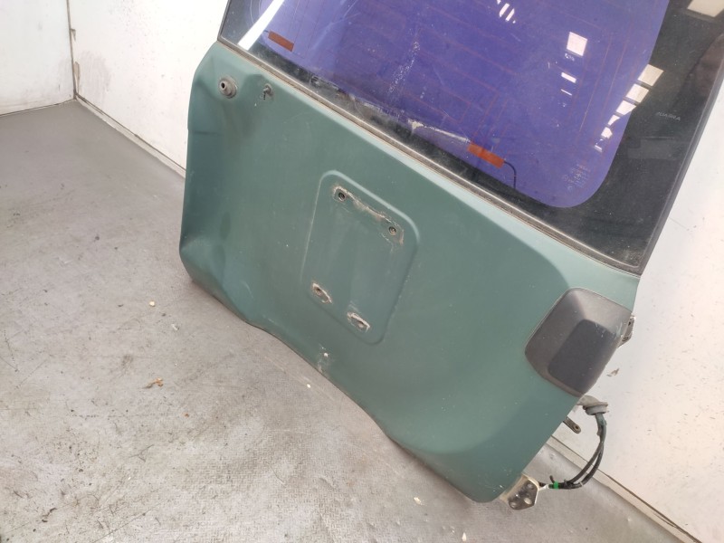 Recambio de porton trasero derecho para nissan patrol gr v wagon (y61) 3.0 dti referencia OEM IAM  90100VB010 