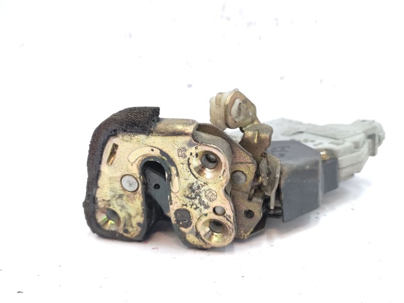 Recambio de cerradura puerta trasera derecha para nissan patrol gr v wagon (y61) 3.0 dti referencia OEM IAM  82502VB900 