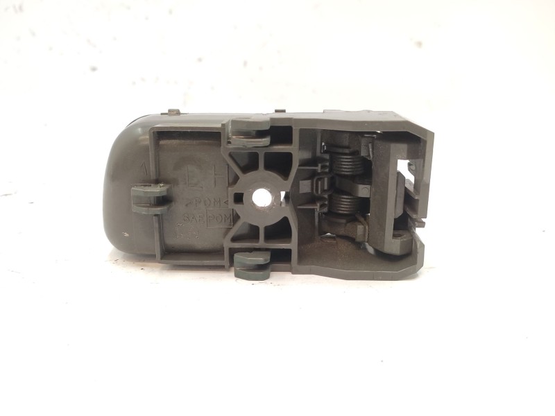 Recambio de maneta interior delantera derecha para nissan patrol gr v wagon (y61) 3.0 dti referencia OEM IAM   