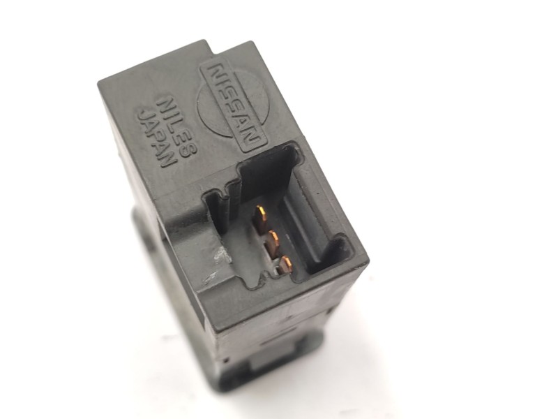 Recambio de interruptor para nissan patrol gr v wagon (y61) 3.0 dti referencia OEM IAM   