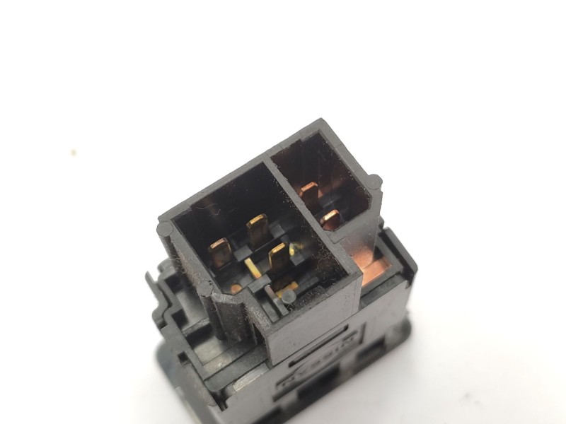 Recambio de interruptor para nissan patrol gr v wagon (y61) 3.0 dti referencia OEM IAM   