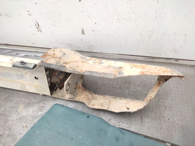 Recambio de paragolpes trasero para nissan patrol gr v wagon (y61) 3.0 dti referencia OEM IAM  85014VC200 