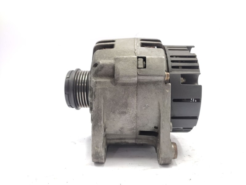 Recambio de alternador para volkswagen passat b5 (3b2) 1.9 tdi referencia OEM IAM   