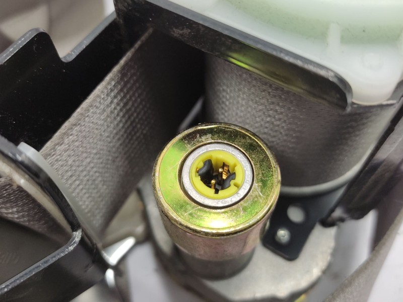 Recambio de cinturon seguridad delantero izquierdo para nissan patrol gr v wagon (y61) 3.0 dti referencia OEM IAM   
